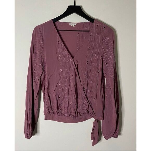 Aeropostale Mauve Pink Eyelet Surplice Top Size M - Picture 1 of 9